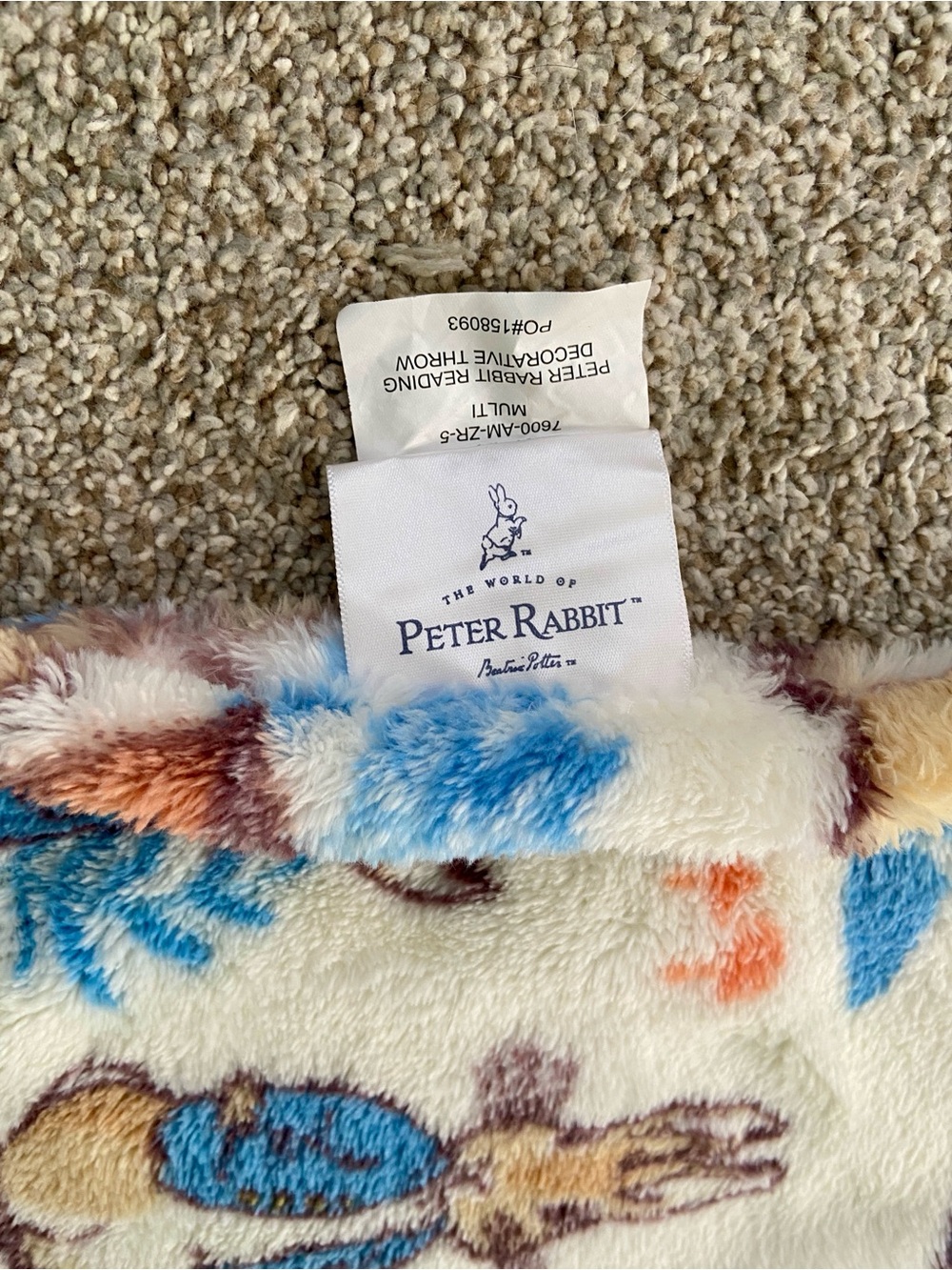Peter Rabbit Reading Decorative Throw Beatrix Potter Easter Spring Throw - Picture 9 of 11